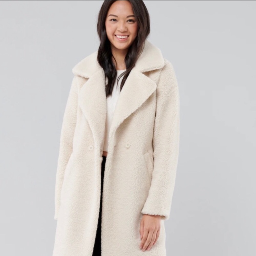 COPY - Hollister Cream Teddy Dad Coat